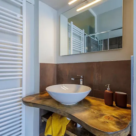 Apartment Virgula Maison 2 *